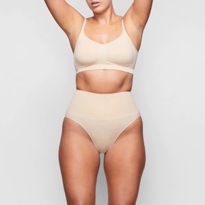 SKIMS | Core Control Brief in Clay | 2X/3X